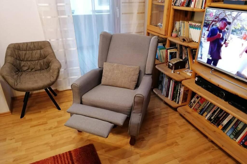 באיירוט Beste Lage Im Zentrum Und Am Hofgarten 150Qm Mit Klima, 2Xbalkon, Aufzug, Familienfreundlich מראה חיצוני תמונה