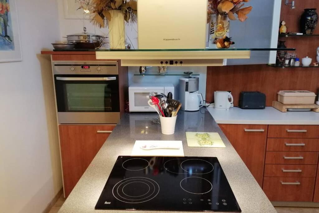 באיירוט Beste Lage Im Zentrum Und Am Hofgarten 150Qm Mit Klima, 2Xbalkon, Aufzug, Familienfreundlich מראה חיצוני תמונה
